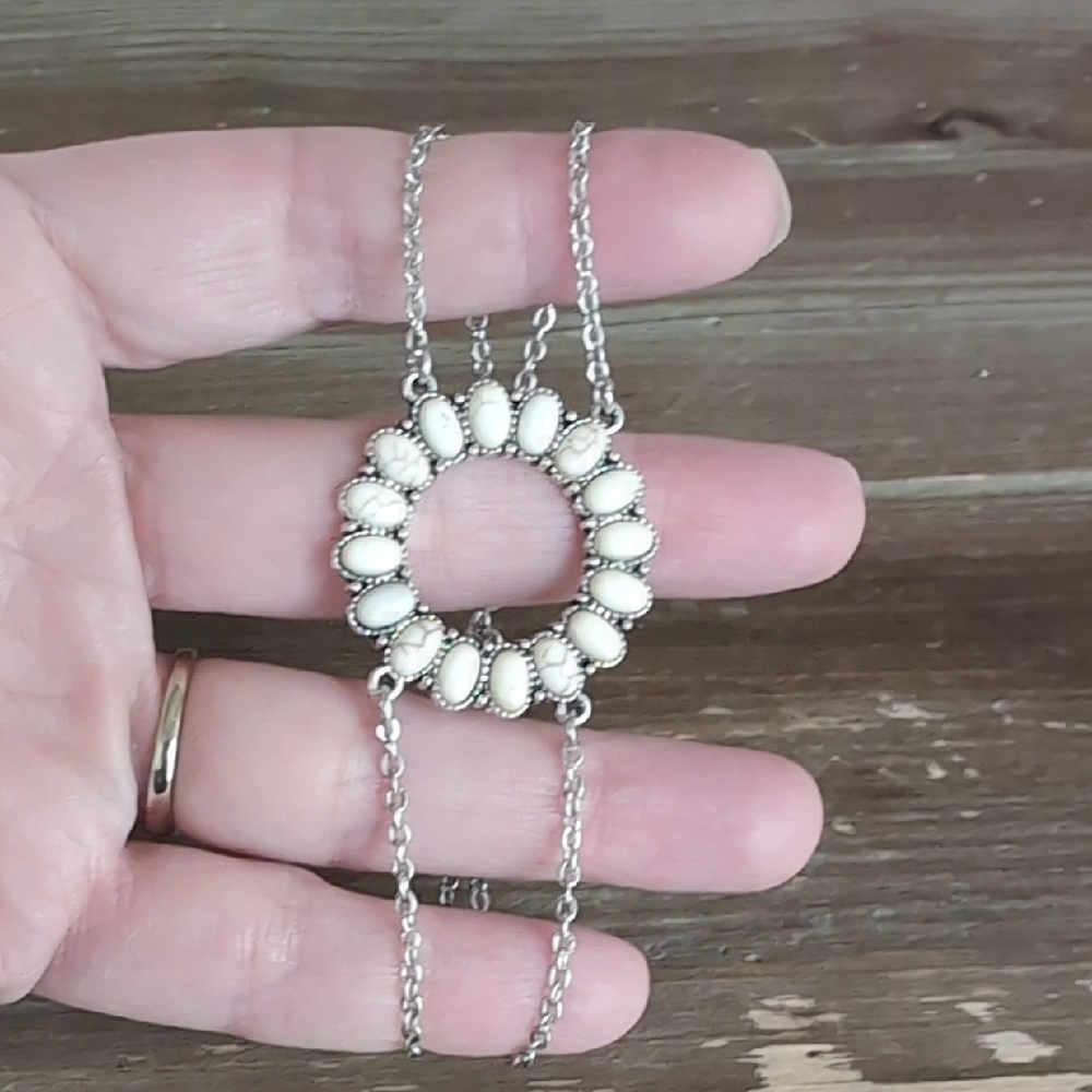 Elegant Silver and White Women's Necklace